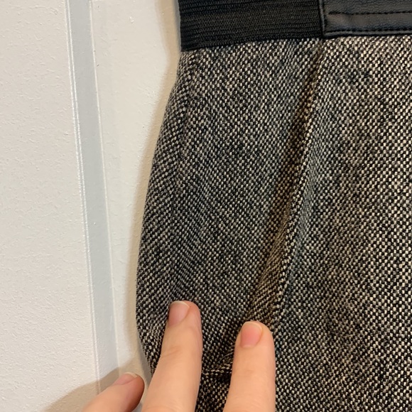 Stylish skirt with elastic/pleather waist - Picture 2 of 6